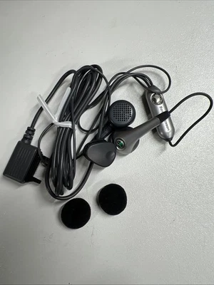 Genuine Sony Ericsson HPM-62 Headphones for K660i K750i K770i K800i K850i Silver - Image 1 of 2