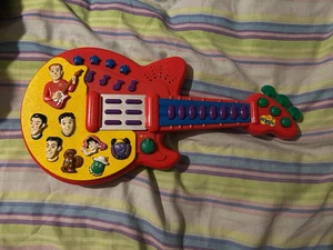 The Wiggles 2003 Spin Master Sing & Dance Toy Guitar Tested & Works  - Picture 1 of 2