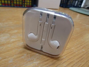 apple earpods with 3.5mm headphone plug - Zdjęcie 1 z 3