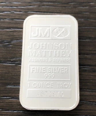 (1) Barra Johnson Matthey de plata fina .999 de una onza troy (mercado secundario) una barra Foto 1 de 4