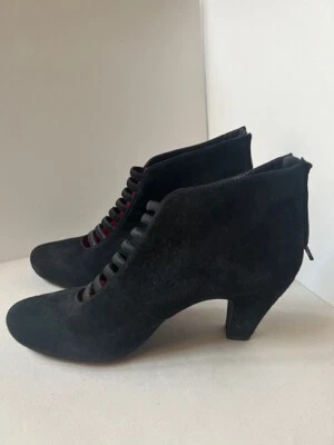 Elegante botín italiano de gamuza negra Pas de Rouge: ¡TALLA UE 38 1/2 REDUCIDO! Foto 1 de 4