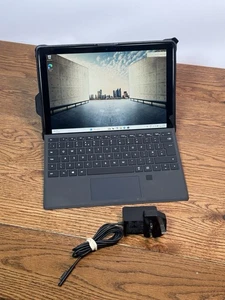 Microsoft Surface Pro  i5 7th Gen / 8 GB RAM / 256 GB SSD hairline crack Working - Picture 1 of 17