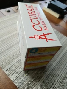 Nuevo de Lote Antiguo Escala HO - ACCURAIL 8003 SOUTH PACIFIC 40' Acero Boxcar Paquete de 3 Nunca Abierto - Imagen 1 de 5