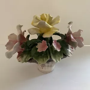 Vintage italienischer Capodimonte Porzellan Blumen Herzstück gelb rosa Rose Korb - Bild 1 von 9