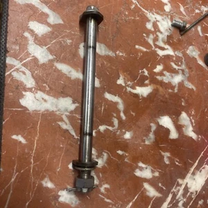 2000 99 00 KAWASAKI W650 EJ650 650 OEM REAR WHEEL AXLE BOLT K231 - Picture 1 of 3