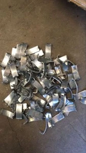 Metal J Clip For Wire Mesh Animal Cage Trap ,just $10 /kg ( 300-310 pcs ) - Picture 1 of 3