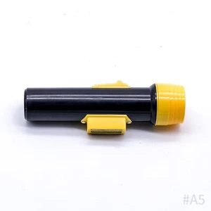 Taschenlampe aus Kunststoff robust batteriebetrieben | Schwarz & Gelb - Picture 1 of 6