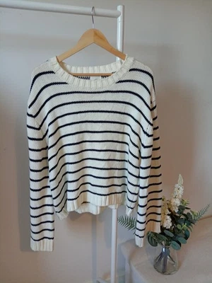 H&M White And Navy Stripe Crew Neck Knitted Jumper Size XL - Image 1 of 4