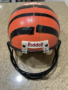 Elmetto da esposizione Cincinnati Bengals replica full size di Riddell MANCAVE - Foto 1 di 12