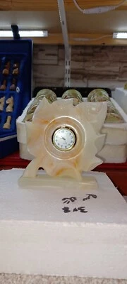 Handmade Onyx Leave Clock - Image 1 of 4