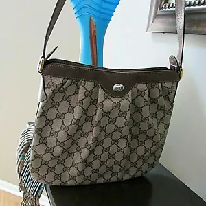 VINTAGE Authentic GUCCI Brown Cross Body swing hipster handbag-never carried - Afbeelding 1 van 12