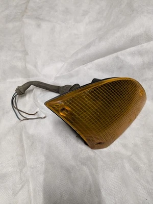 BMW 635CSi (E24) 1981 conjunto de señal de giro derecha Euro, daños en el reflector Foto 1 de 4