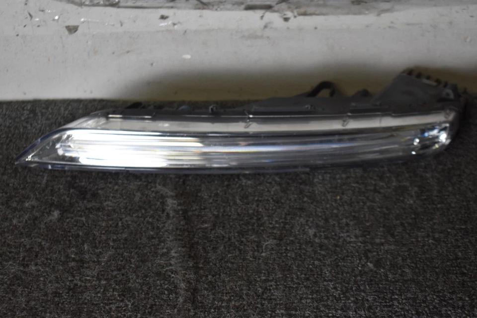 Luz antiniebla lateral del pasajero derecho Porsche Cayenne 2015-2018 OEM 7P5.941.182.J Foto 1 de 4