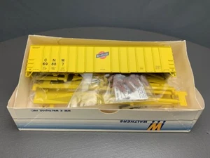 HO Walthers C&NW 50' Airslide Covered Hopper 932-3668 Kit HO467 - Picture 1 of 8