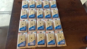 Menge 20 Neu RCA TP325 Koaxialkabel & Modular Telefonbuchse Wandplatten Mandel - Bild 1 von 5