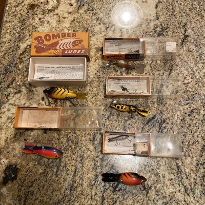 No. 1 - 5 VINTAGE Bomber FISHING Lures With Boxes Some W/paper - Image 1 of 4