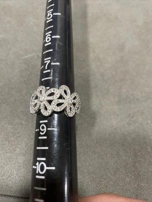 Anillo de plata con flores incrustadas circonita cúbica cristales corte "Abloom" talla 8,25 8 1/4 de Lia Sophia Foto 1 de 4
