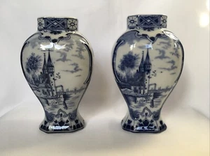 Paire de VASES en Porcelaine de DELFT Dec 500 Années 30 Décor Paysages Bleu - Picture 1 of 13