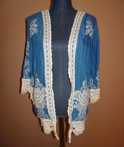 Offener Kimono Solitaire blau weiß bestickt Häkelspitze Borte Boho Größe L - Bild 1 von 4