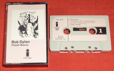 BOB DYLAN - UK CASSETTE TAPE - PLANET WAVES - PINK ISLAND PAPER LABELS - Image 1 of 4