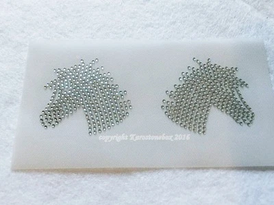 Hotfix Bügelbild Strass Pferd 2 Pferdeköpfe 160313 Fliegenhaube  Karostonebox - Bild 1 von 2