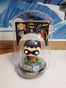 Funko POP Robin Clamshell Comic Con Exclusive SDCC 2025 - Picture 1 of 3
