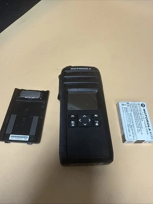 Motorola DTR700 Digital Two-Way Radio DTS150NBDLAA  ( No Charger & Antenna ) - Image 1 of 4
