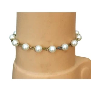 Pulsera de cadena vintage de perlas de imitación y latón años 50 - Imagen 1 de 3