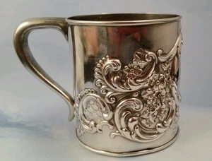 STERLING SILVER CUP Repousse FLOWERS GARLAND 101.6 grams J.E. CALDWELL - Picture 1 of 12