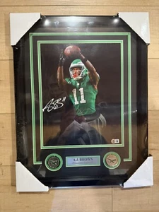 A.J. Brown Signed 11x14 Photo Eagles KELLY GREEN Framed - Beckett - Picture 1 of 2