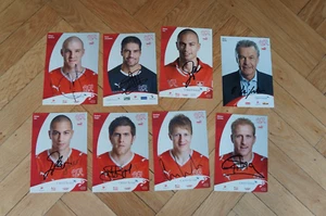 8 x origine signe. Cartes autographes Suisse Nati Bayern Munich BVB Hitzfeld etc - Photo 1/2