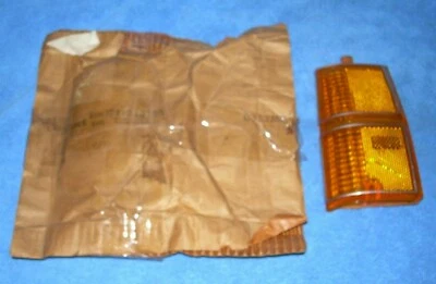 1977 Pontiac Bonneville Safari Left Front Side Marker Light Lamp Lens GM 913169 Foto 1 de 2