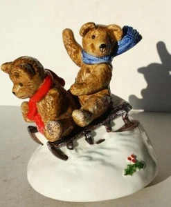 Bialosky Bär Figur drehbare Spieluhr 2 Bären Schlittenfahren Sam TB Bär Hummelwerk - Bild 1 von 1