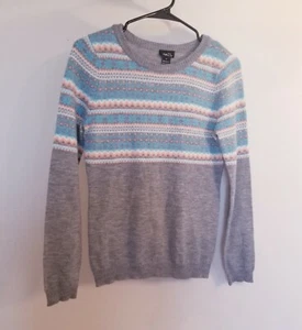 Rue 21 Shirt Sweater Medium Long Sleeve Gray Knit with Snowflakes Cute Christmas - Picture 1 of 10