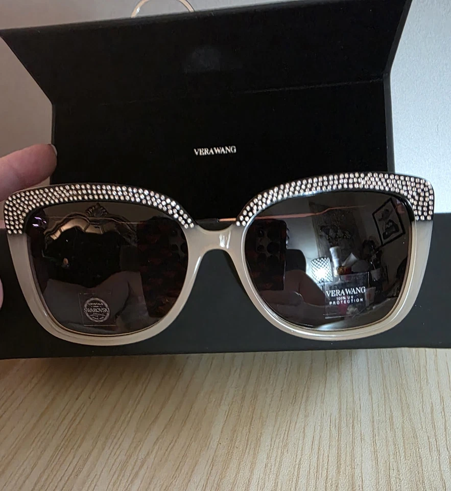 Gafas de sol Vera Wang Designer con estrás Cateye Foto 1 de 3