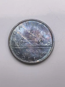 Canadá 1966 dólar tonificado $1 BU #2 Blue Beauty - Imagen 1 de 2