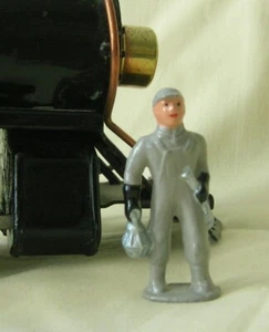 Track Worker w/Lantern & Wrench, O scale model train layout figure, Reproduction - Picture 1 of 2