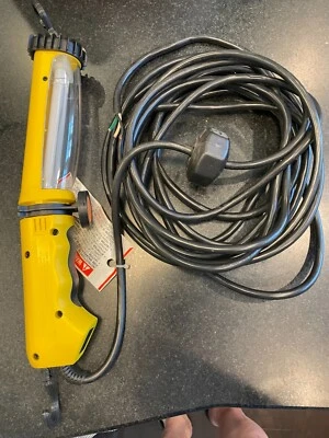 Lumapro ? Lámpara de mano fluorescente amarilla compacta con enchufe - Nueva - SOLO $22 cada una Foto 1 de 4