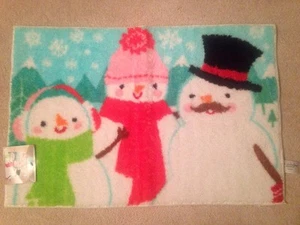 "Alfombra/alfombra de baño de Navidad St Nicholas Square: Snowman Family 20"" x 30" - Imagen 1 de 2