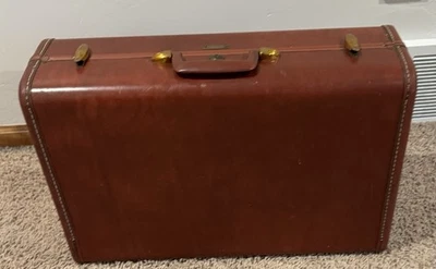 Shwayder Bros. Samsonite Luggage VTG 21” Travel Suitcase style 4921 - Image 1 of 4
