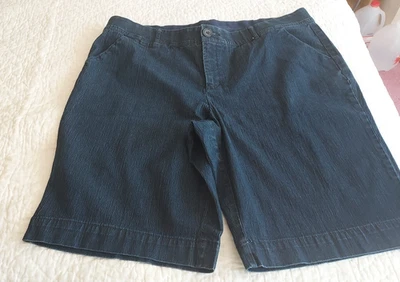 Shorts jeans stretch feminino CJ Banks 20w plus size lavagem escura - Imagem 1 de 4