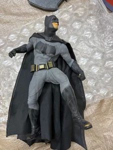 12" CRAZY TOYS Batman Bruce Wayne 1/6 Figure Batman Second-Hand (With Defects) - Picture 1 of 18