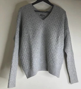 VINCE Women's Sz Small Cable Knit Wool Cashmere Grey Sweater V-Neck Back & Front - Picture 1 of 11