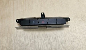 VAUXHALL INSIGNIA 13-16 DASHBOARD HAZARD SWITCH 23177698 - Picture 1 of 5