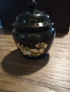 Vintage 1974 Avon schwarzes Glas Amethyst Kirschblüte Deckel Ingwer Glas - Bild 1 von 5