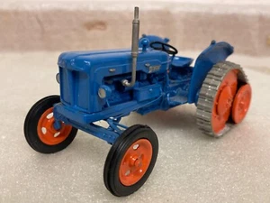 1/32 scale Scaledown Fordson diesel Major roadless 1/2 track tractor tracteur - Imagen 1 de 6