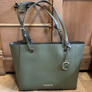 Las mejores ofertas en Michael Kors Bolsos para mujer con funda de  ordenador portátil | eBay