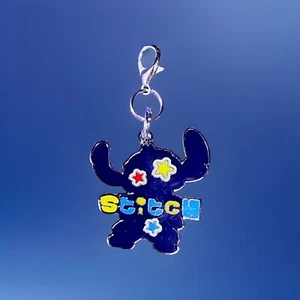 Disney's Lilo & Stitch Enamel Clip-on Charm / Keychain, Zipper Add-ons - Picture 1 of 2