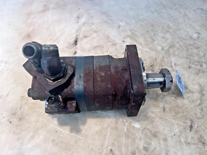 2000 Mustang 2050 Skid Steer Loader Right Drive Motor - Picture 1 of 16