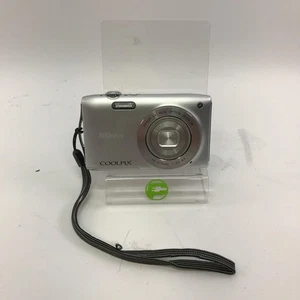 Nikon Coolpix S3330 16,0 megapixel fotocamera digitale con cinturino da polso - Foto 1 di 3